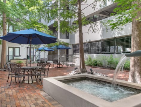 Courtyard at Post Legacy luxury apartment homes in Dallas, TX