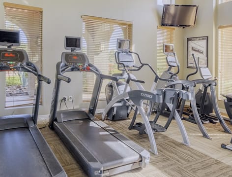 Gym at Colonial Grand at Inverness Commons luxury apartment homes in Phoenix, AZ