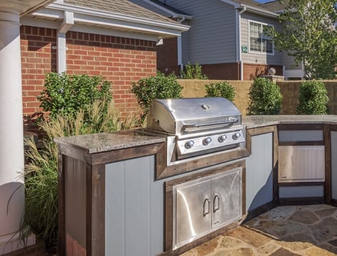 Grill Area at Palisades Apartments at Chenal Valley luxury apartment homes in Little Rock, AR