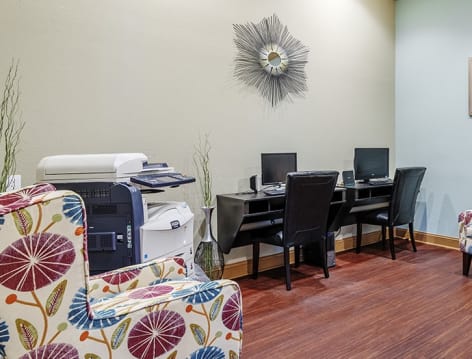 Dining Room at Village Oaks luxury apartment homes in Tampa, FL