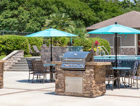 Pool Grills at Oaks at Wilmington Island luxury apartment homes in Savannah, GA