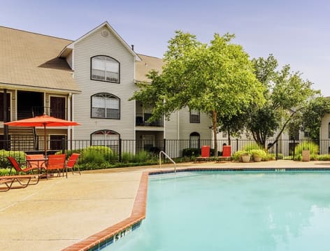 Pool at Crosswinds luxury apartment homes in Jackson, MS