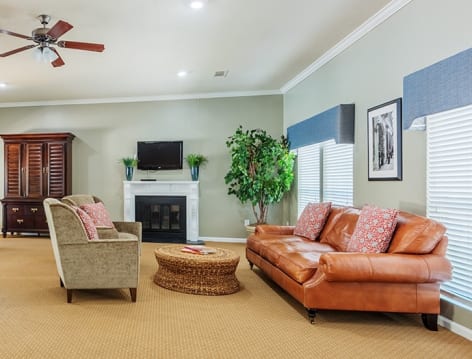 Clubhouse at Colonial Village at Windsor Place luxury apartment homes in Goose Creek, SC