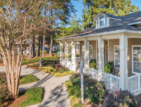 Building Exterior at Farmington Village luxury apartment homes in Summerville, SC