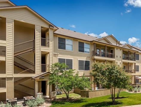 Exterior 4 at Legacy at Western Oaks luxury apartment homes in Austin, TX