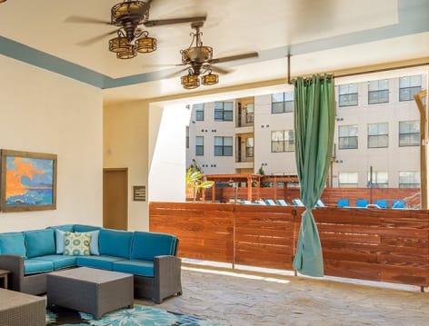 Outdoor patio area at Colonial Reserve at Medical District luxury apartment homes in Dallas, TX