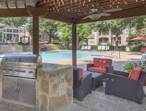 Pool & Grill at Los Rios luxury apartment homes in Plano, TX