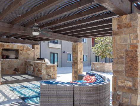 Courtyard Grill 1 at Times Square at Craig Ranch luxury apartment homes in Dallas, TX