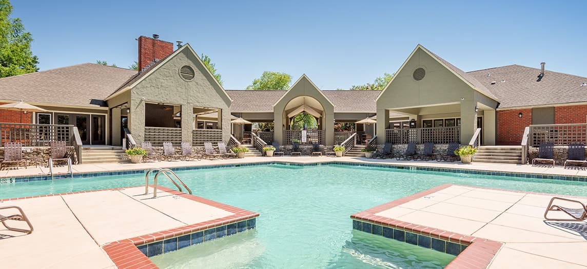 Lincoln on the Green Luxury Apartments in Memphis, TN MAA