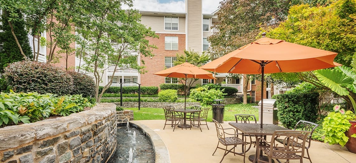 Post Tysons Corner Luxury Apartments In Mclean Va Near Dc Maa Grill Seating Area At Post Tyson S Corner Luxury Apartment Homes In Mclean Va Near Washington