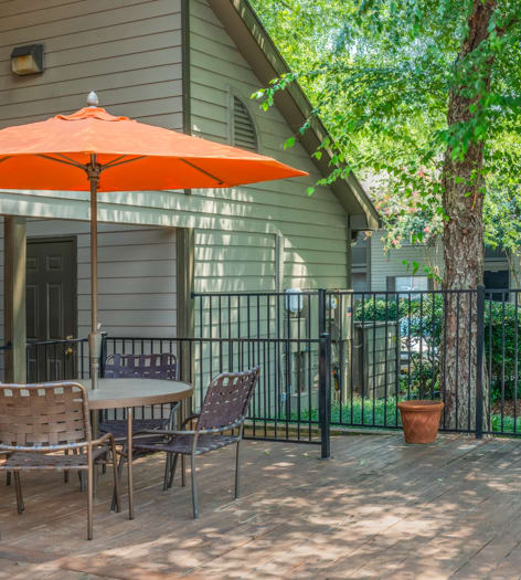 Grilling Outdoor Entertainment at Hamilton Pointe luxury apartment homes in Chattanooga, TN
