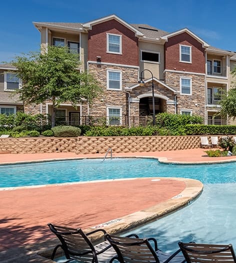 Pool at Colonial Grand at Ashton Oaks luxury apartment homes in Round Rock, TX