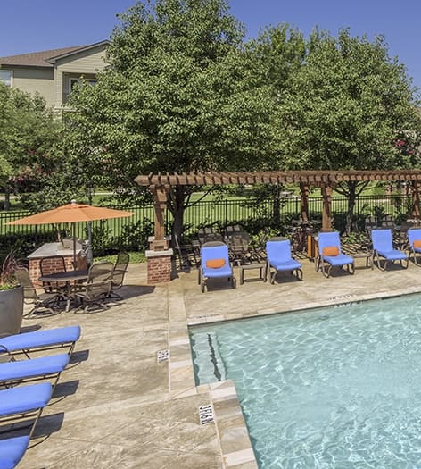 Pool at Copper Ridge luxury apartment homes in Dallas, TX