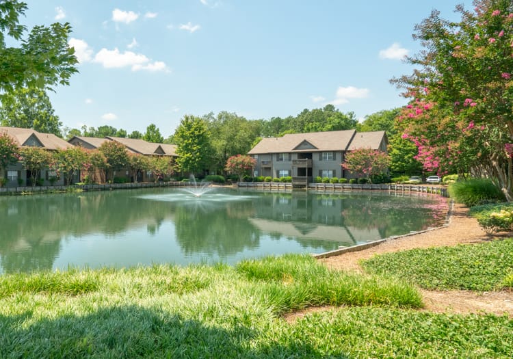 Lake at Hamilton Pointe luxury apartment homes in Chattanooga, TN