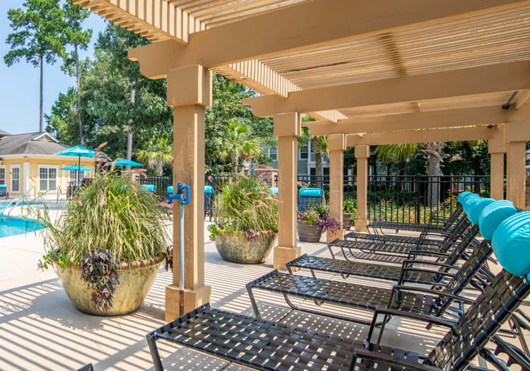 Pool and Pergola at Colonial Grand at Commerce Park luxury apartment homes in Charleston, SC