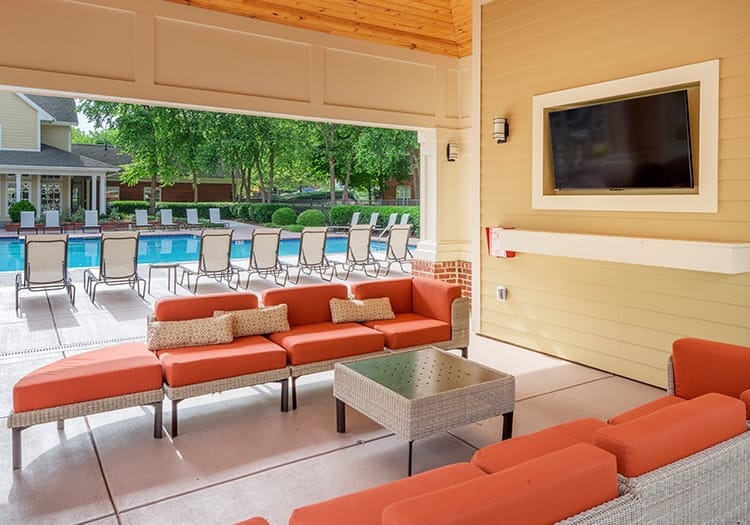 Patio at Colonial Grand at Bellevue luxury apartment homes in Nashville, TN