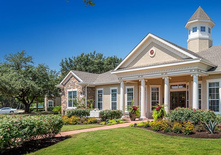 Clubhouse 5 at Colonial Grand at Ashton Oaks luxury apartment homes in Round Rock, TX