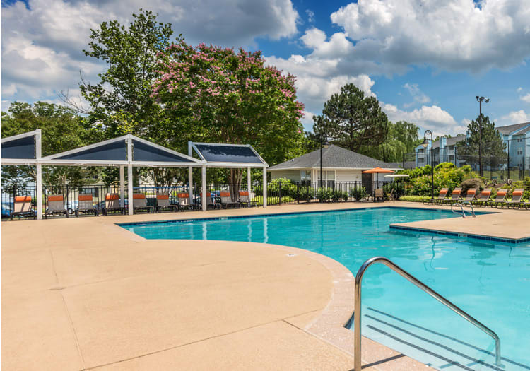 Pool & cabana at Colonial Village at Chase Gayton luxury apartment homes in Richmond, VA