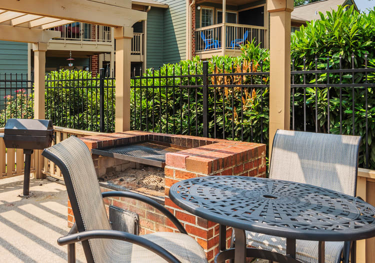 Grill area & patio at Colonial Village at Hampton Glen luxury apartment homes in Richmond, VA