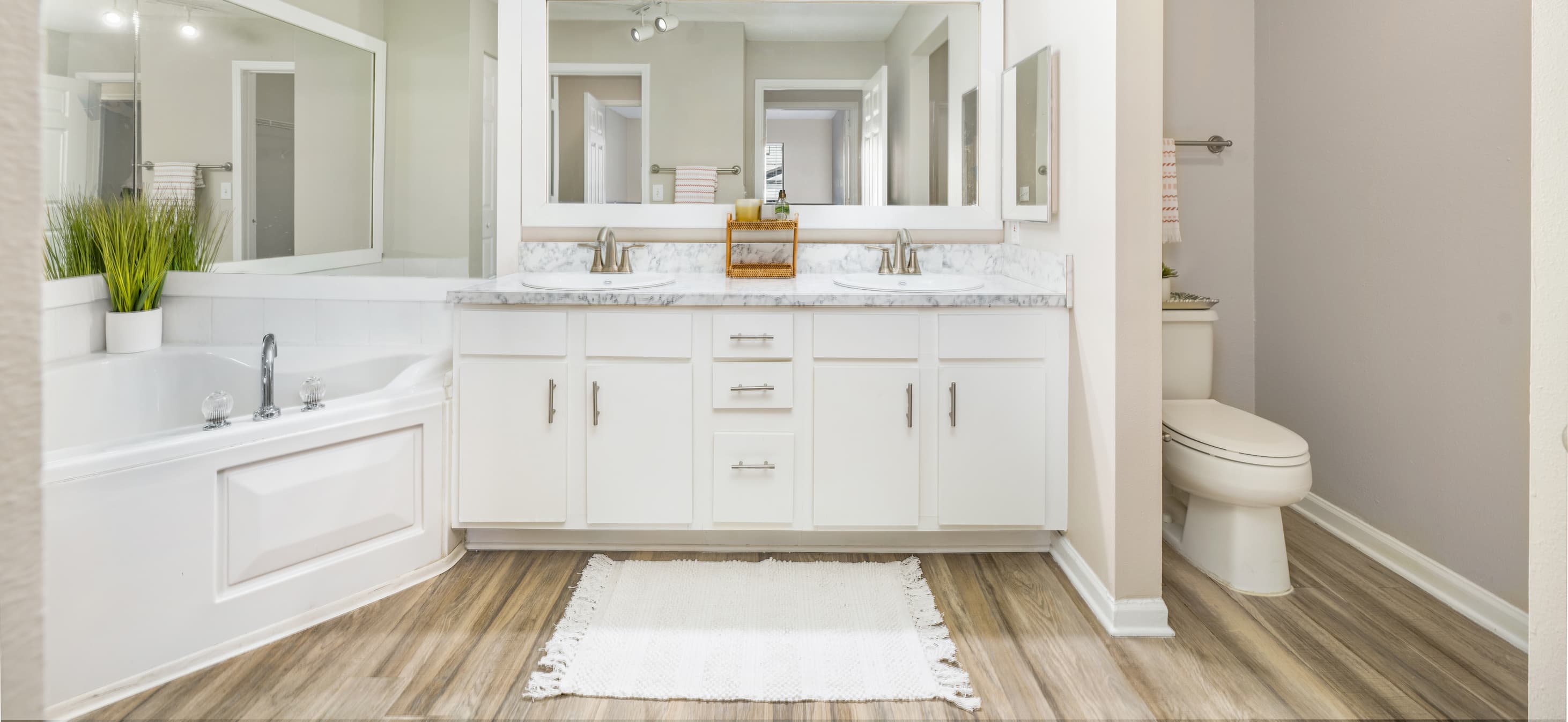 Bathroom at MAA Emerald Coast luxury apartment homes in Panama City Beach, FL