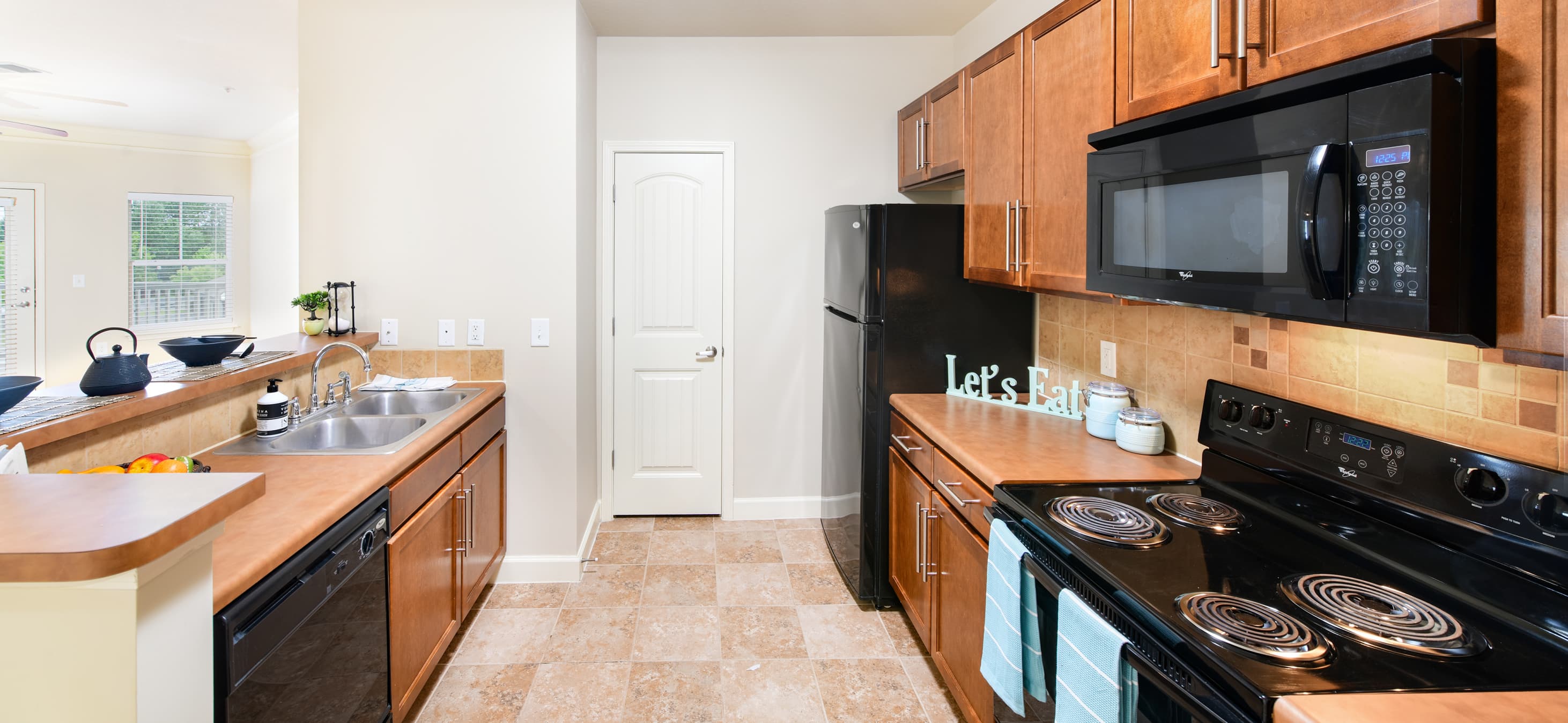 Kitchen at MAA Avala luxury apartment homes in Savannah, GA