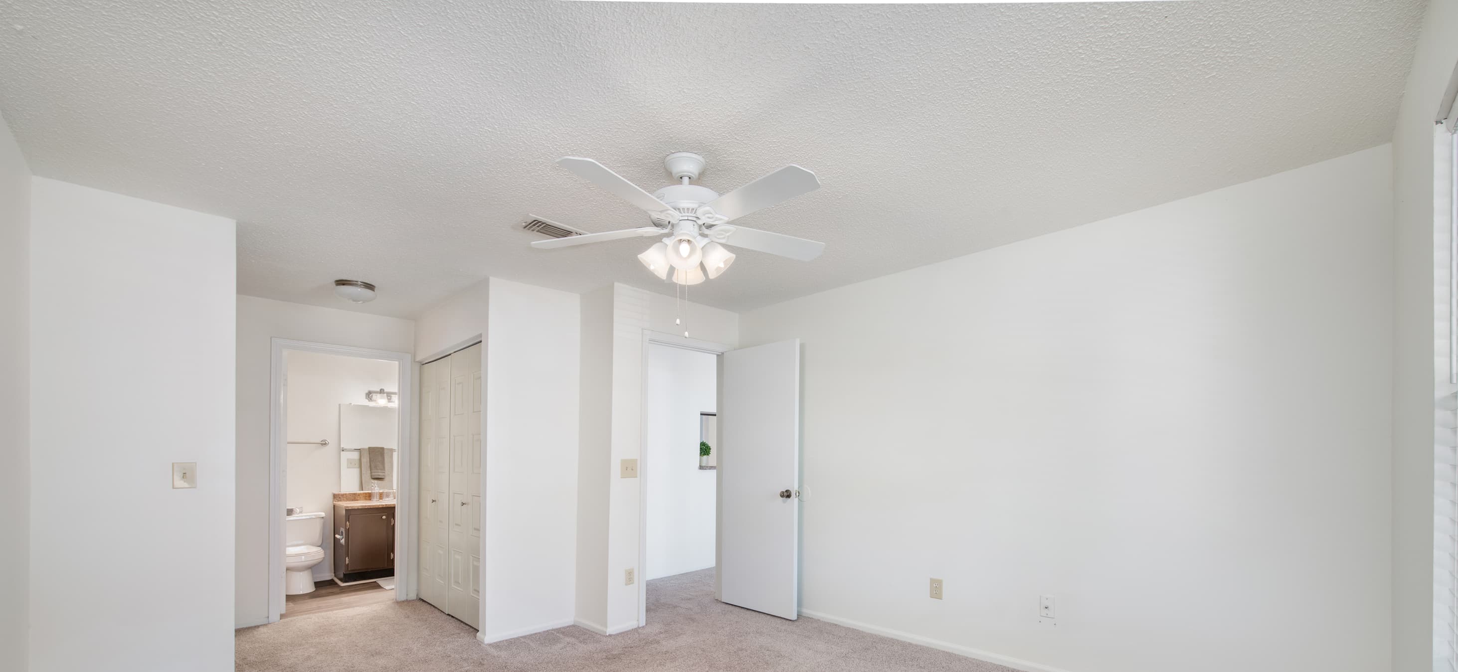 Bedroom at MAA Paddock Club in Greenville, SC