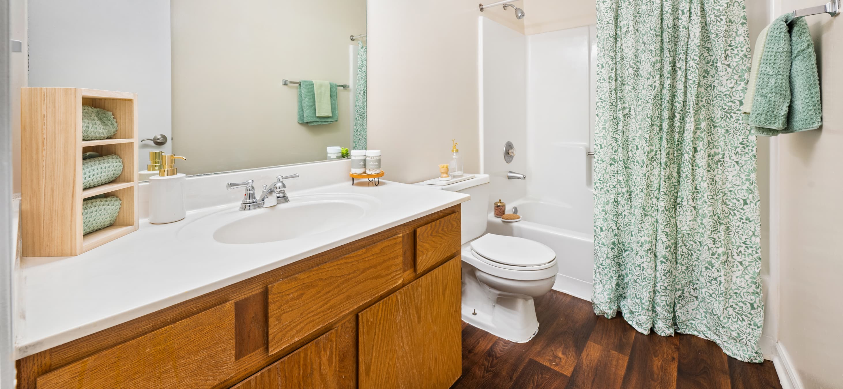 Bathroom at MAA Hamilton luxury apartment homes in Chattanooga, TN