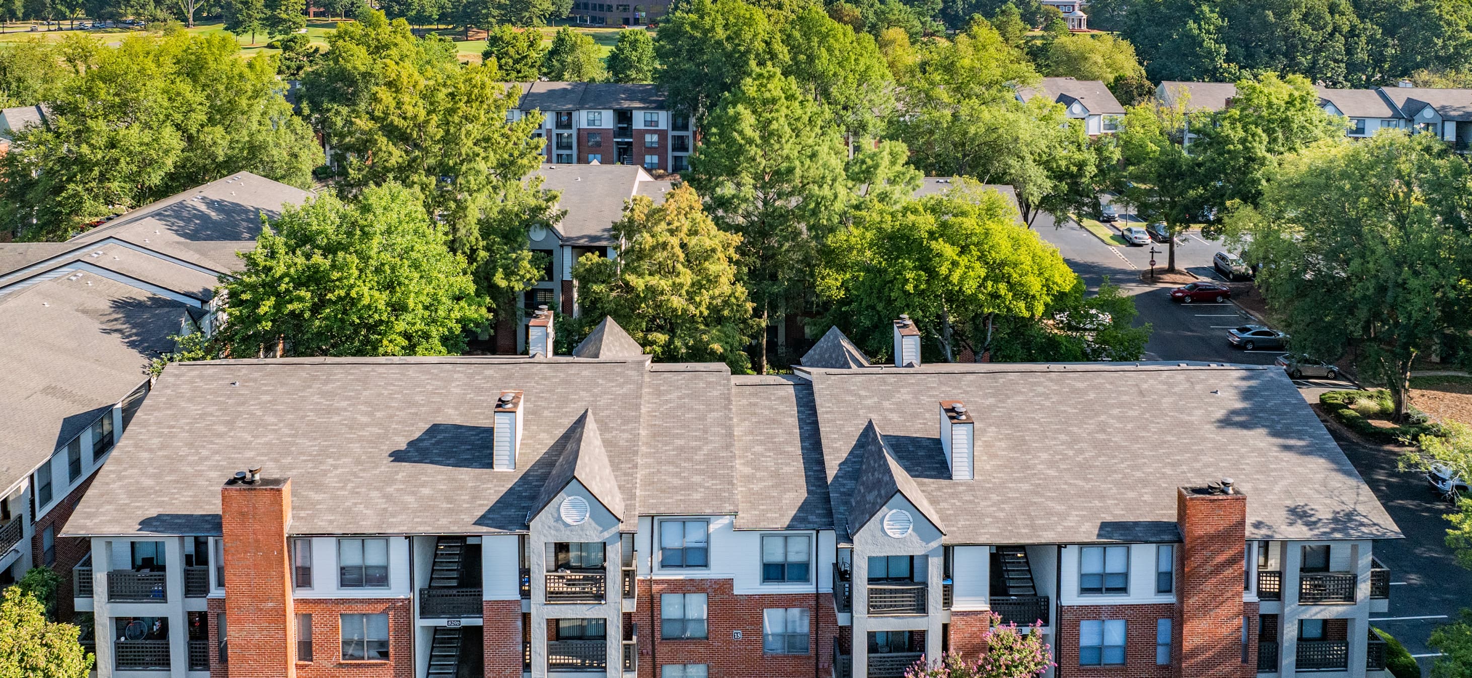 Building at MAA Southwind luxury apartment homes in Memphis, TN