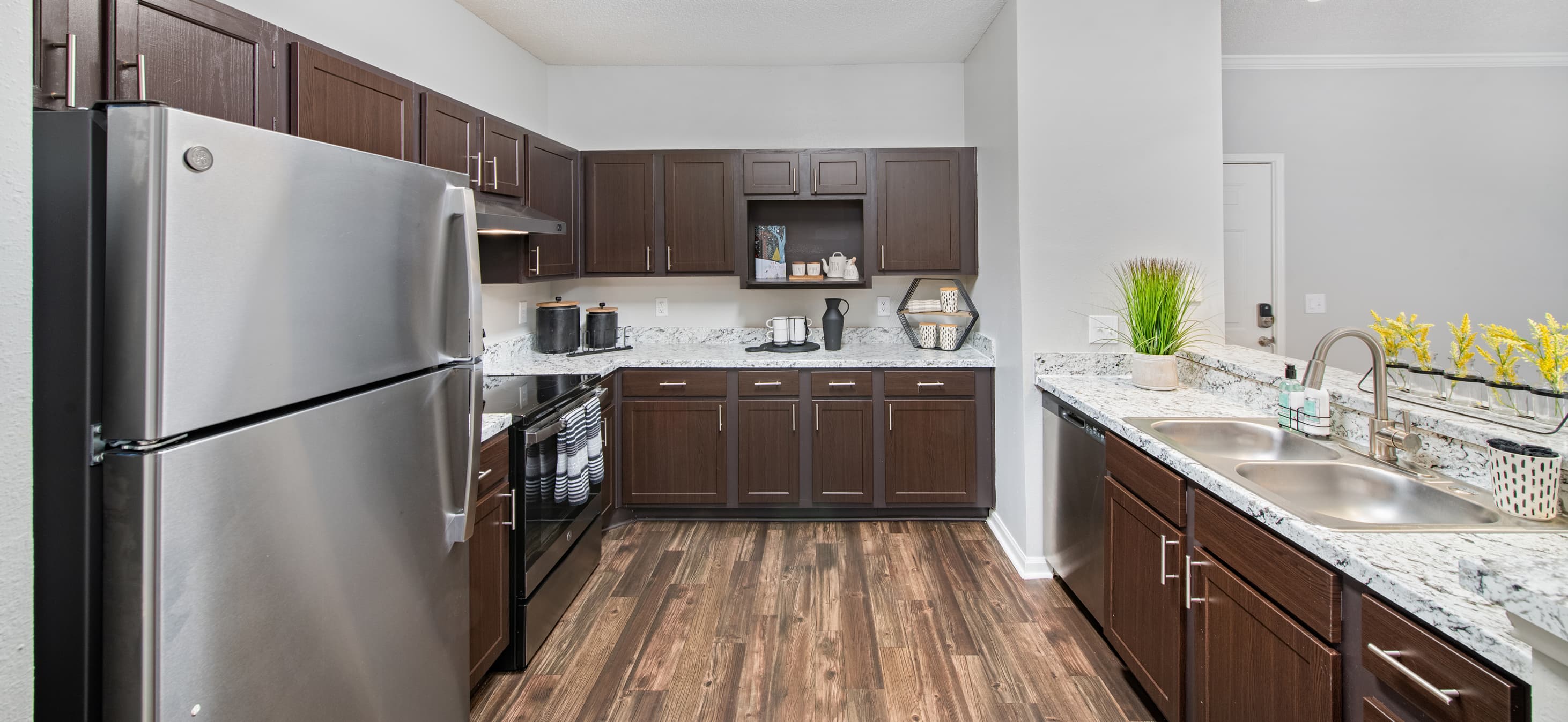 Kitchen at Reserve at Dexter Lake luxury apartment homes in Cordova, TN