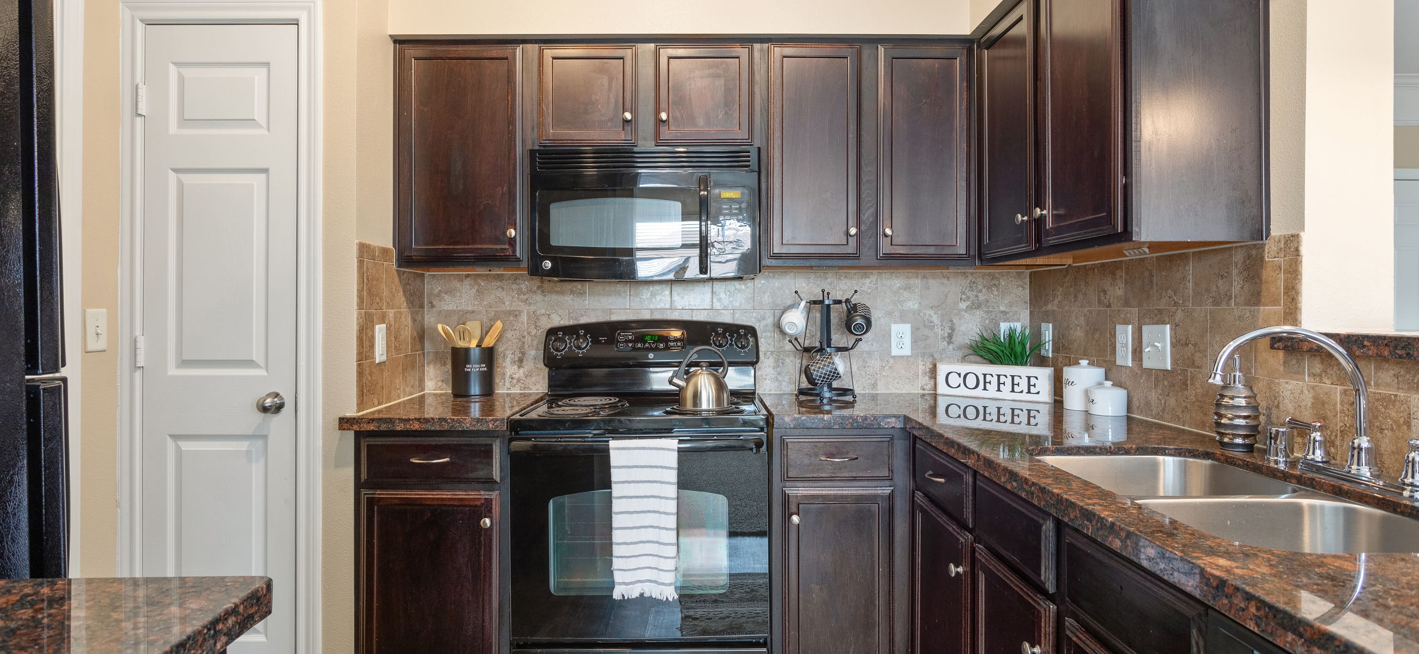 Kitchen at MAA Fairview luxury apartment homes in Fairview, TX