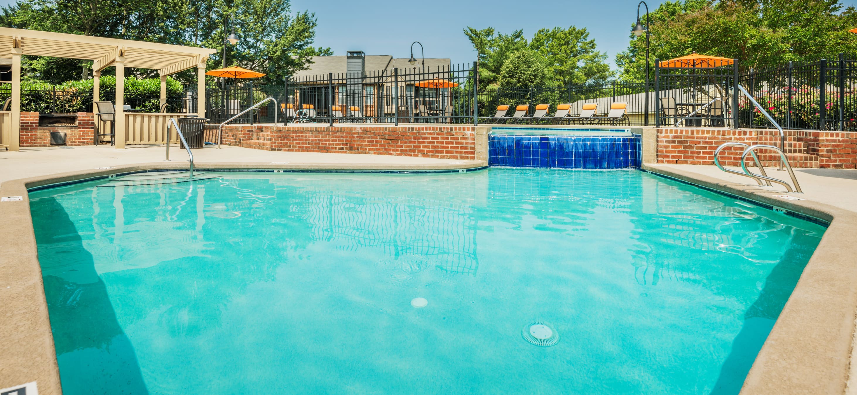 Colonial Village at Hampton Glen Luxury Apartments Richmond, VA MAA