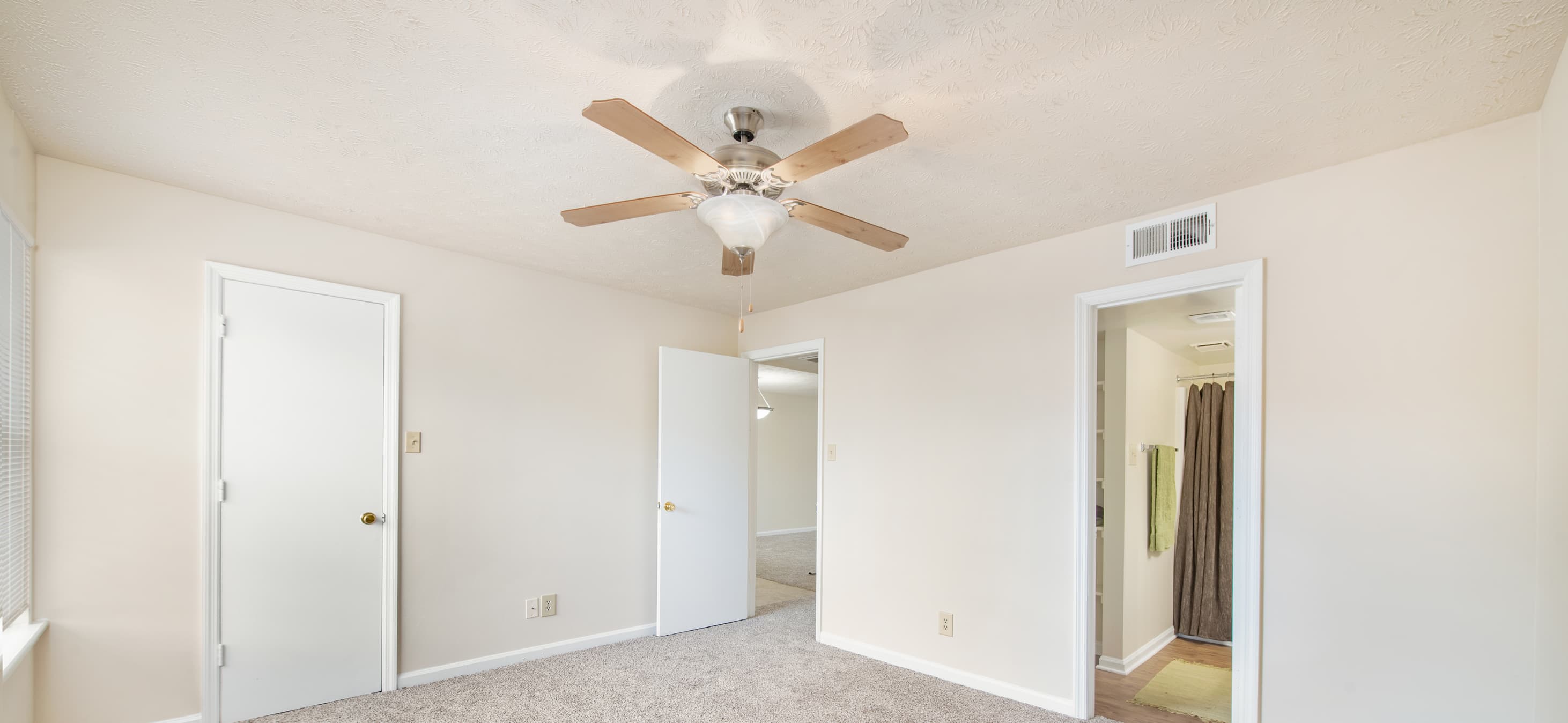 Bedroom at MAA Mansion luxury apartment homes in Raleigh, NC