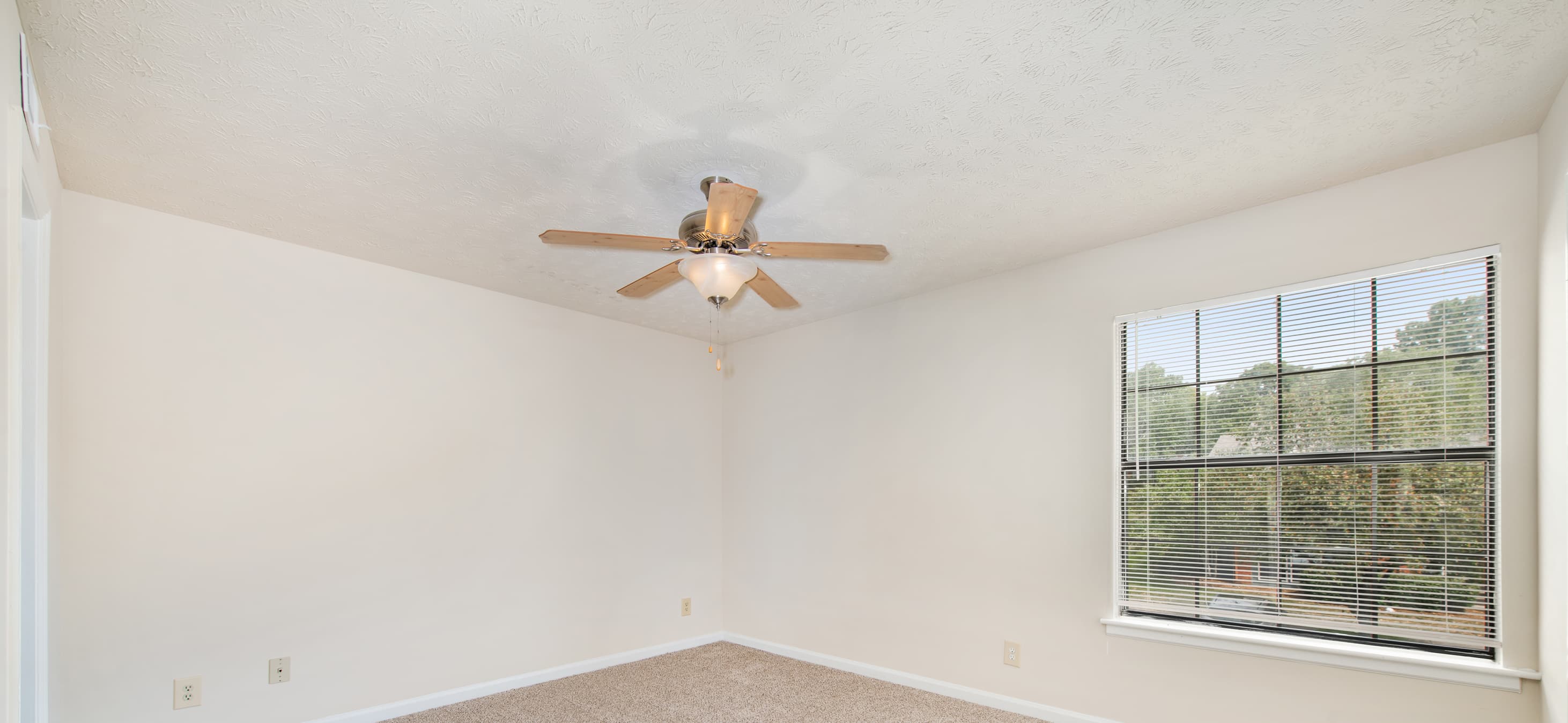 Bedroom at MAA Mansion luxury apartment homes in Raleigh, NC