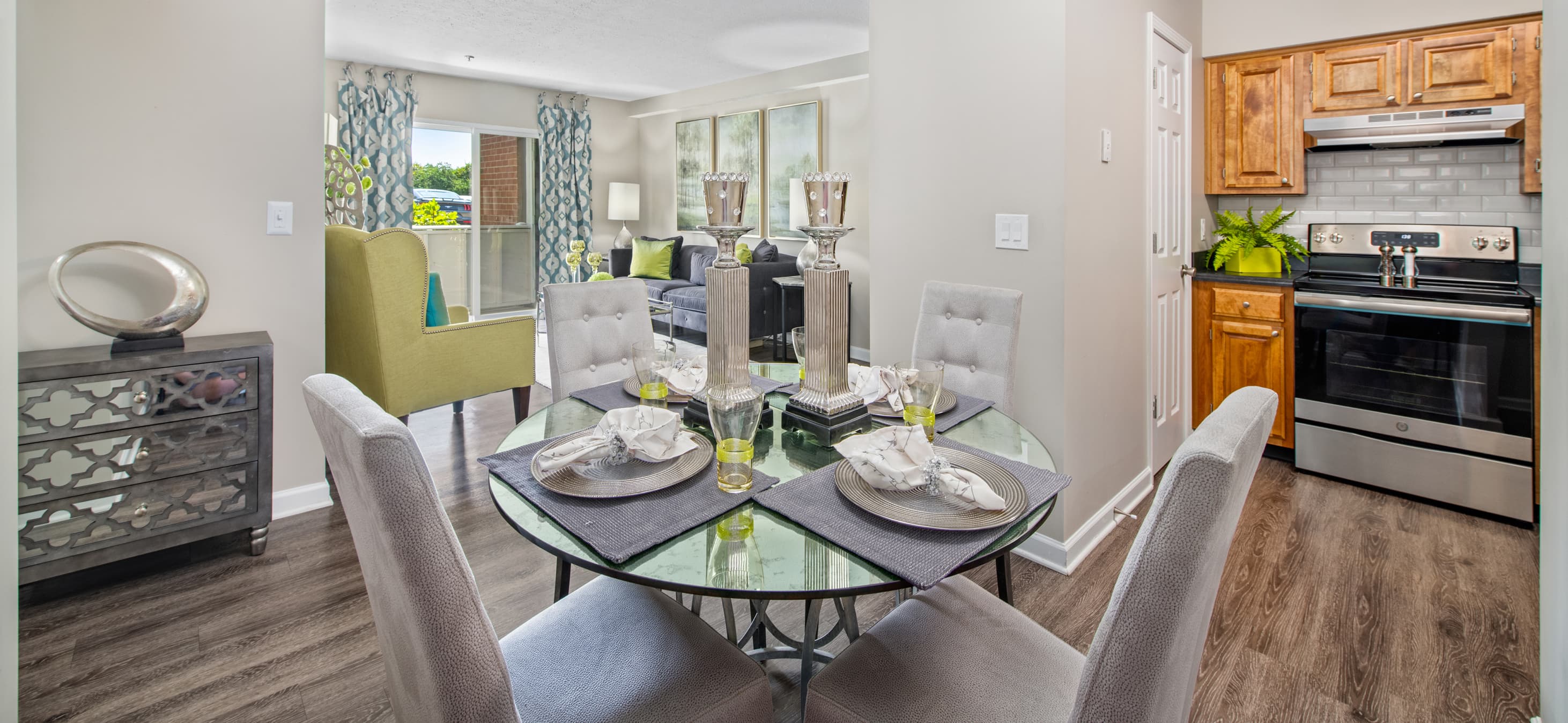 Dining at MAA Brentwood in Nashville, TN