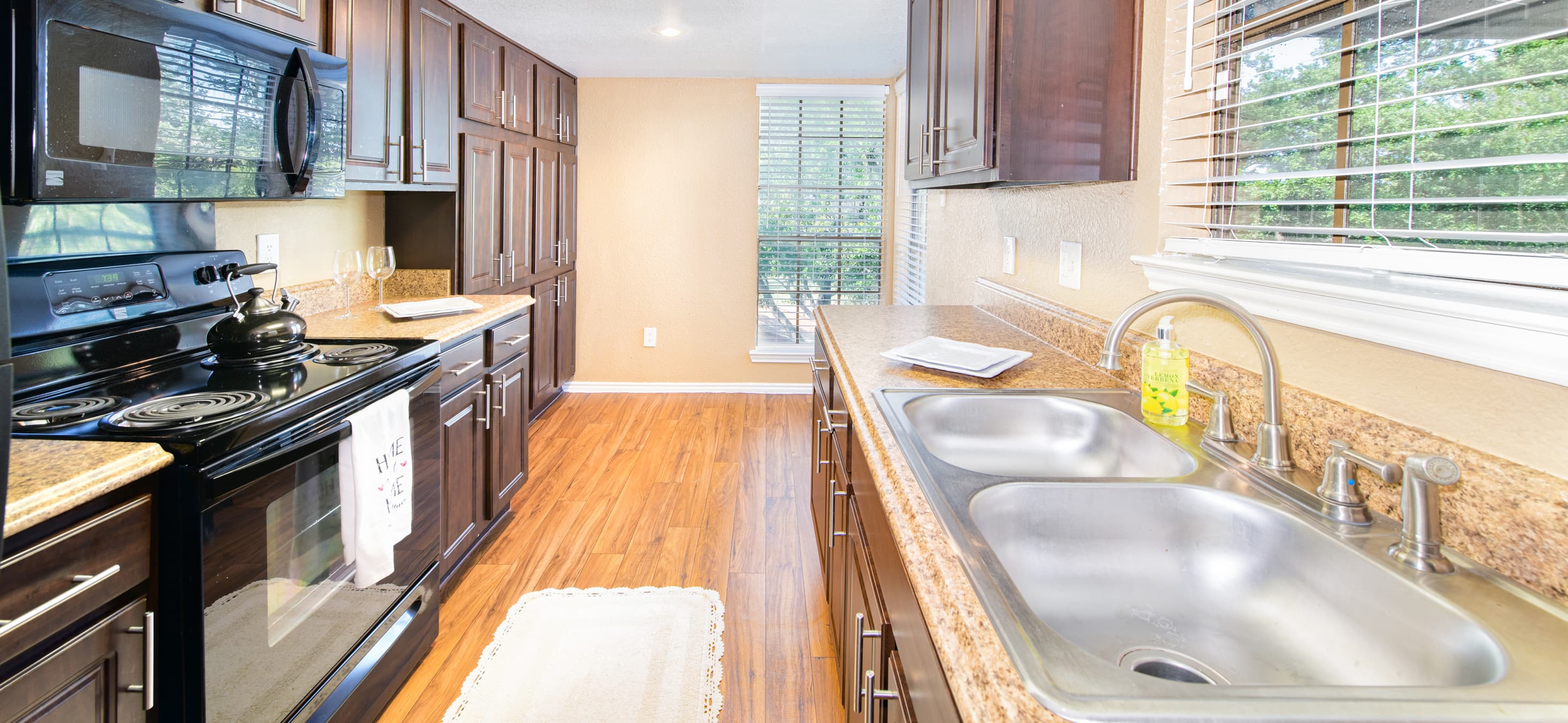 Kitchen at MAA Remington Hills luxury apartment homes in Irving, TX