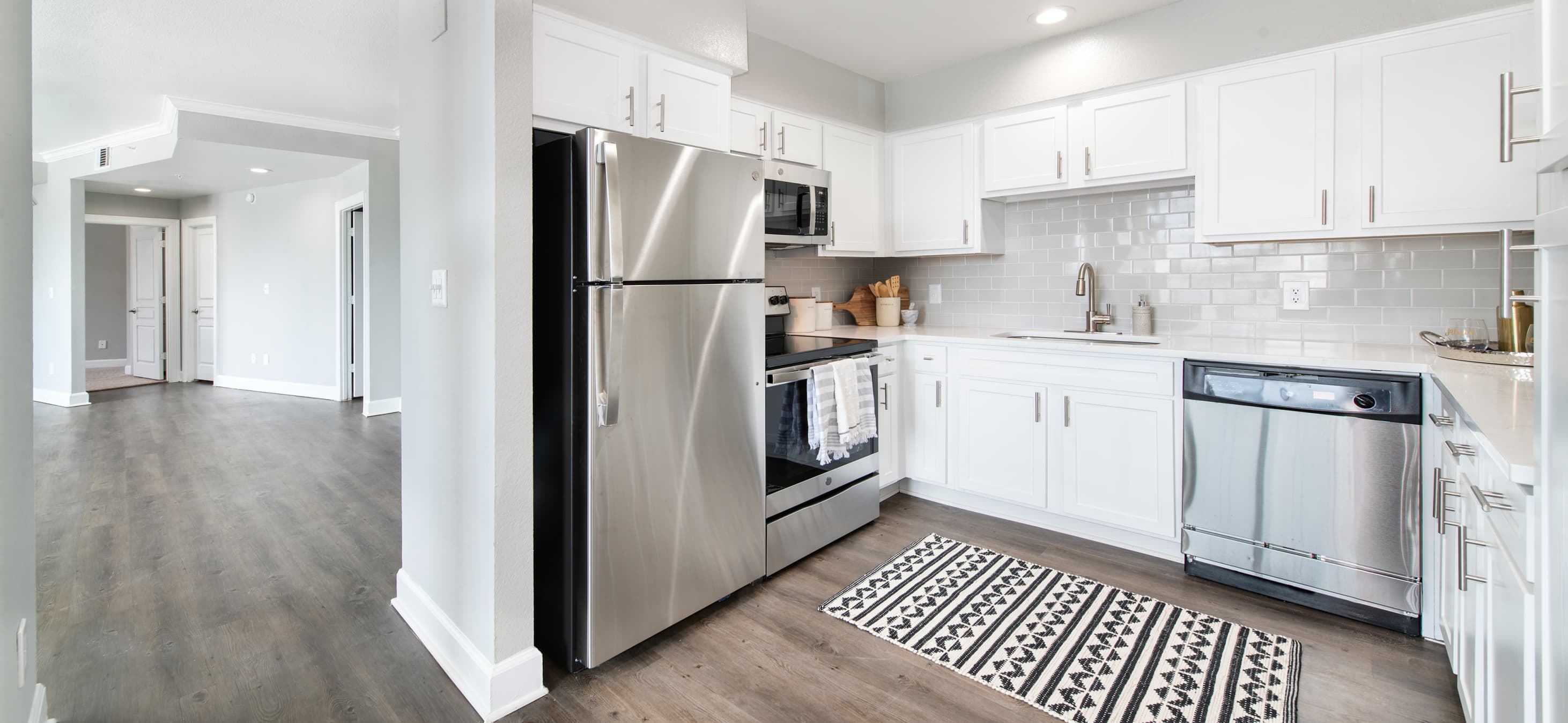 Kitchen at MAA Worthington luxury apartment homes in Dallas, TX