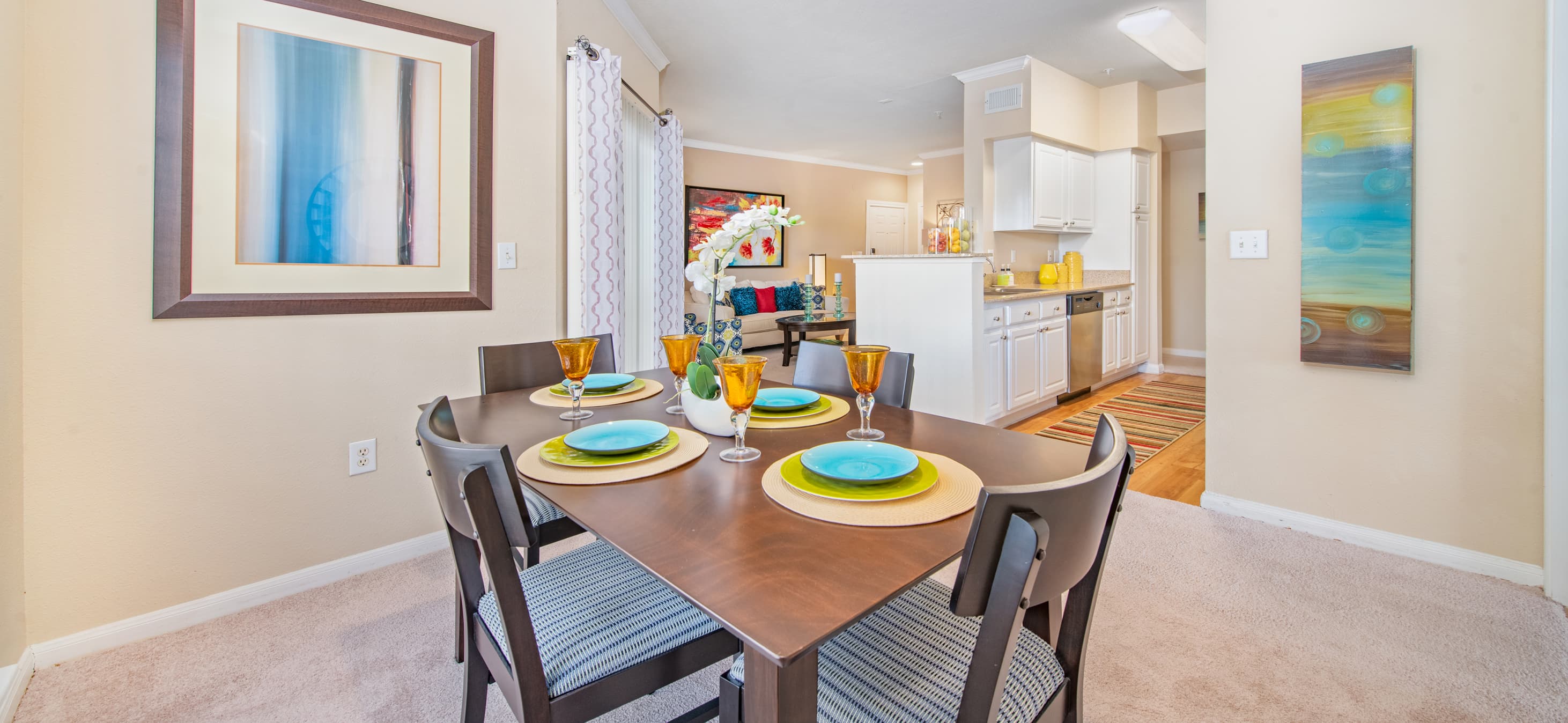 Dining at Park Place Houston luxury apartment homes in Houston, TX