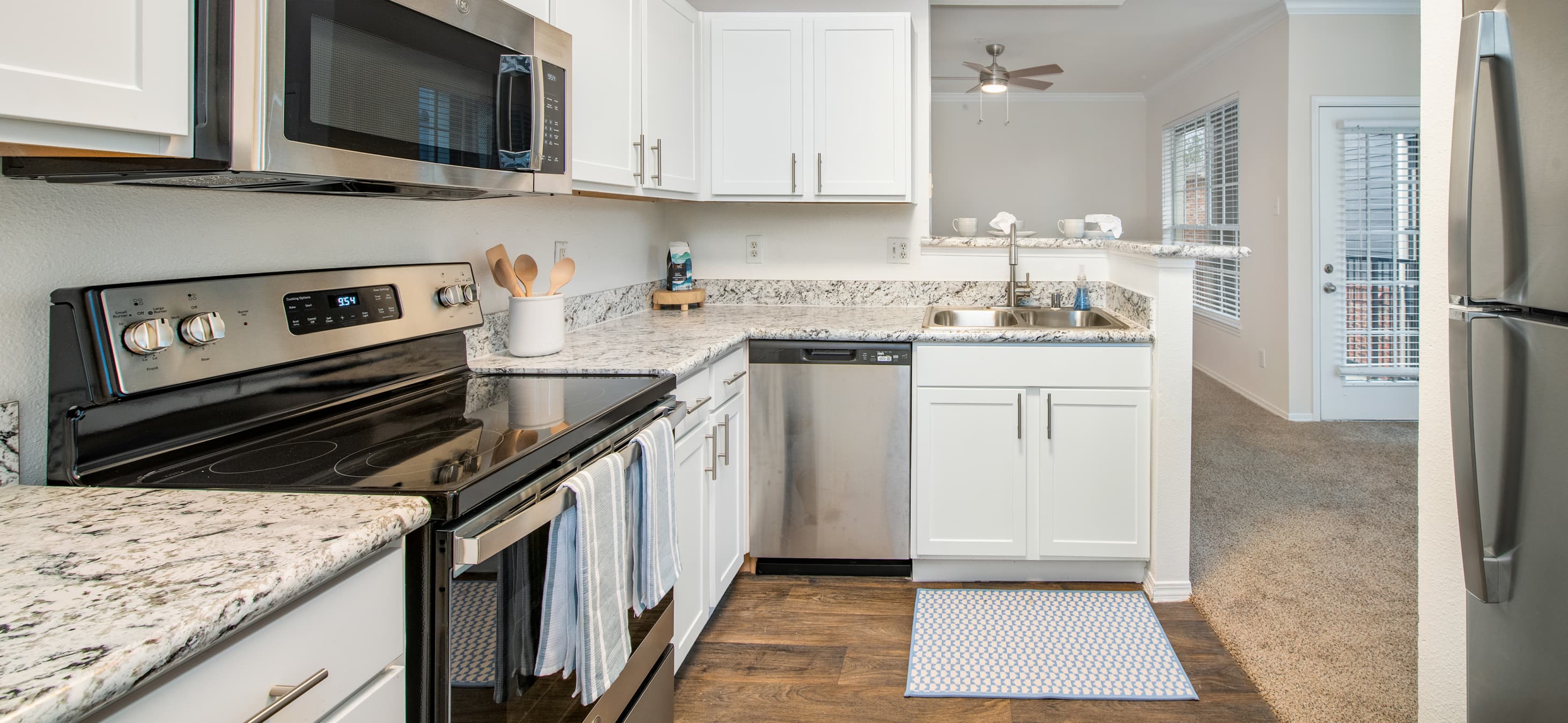 Kitchen at MAA Kirkwood luxury apartment homes in Stafford, TX
