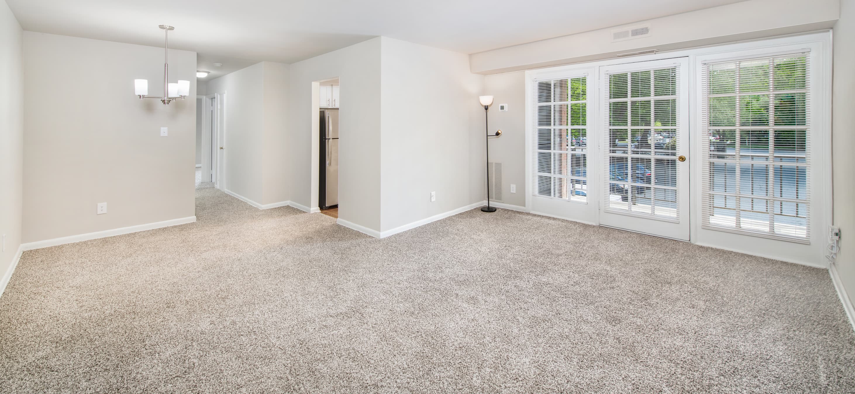 Unfurnished dining room at MAA Greenbrier in Fredericksburg, VA