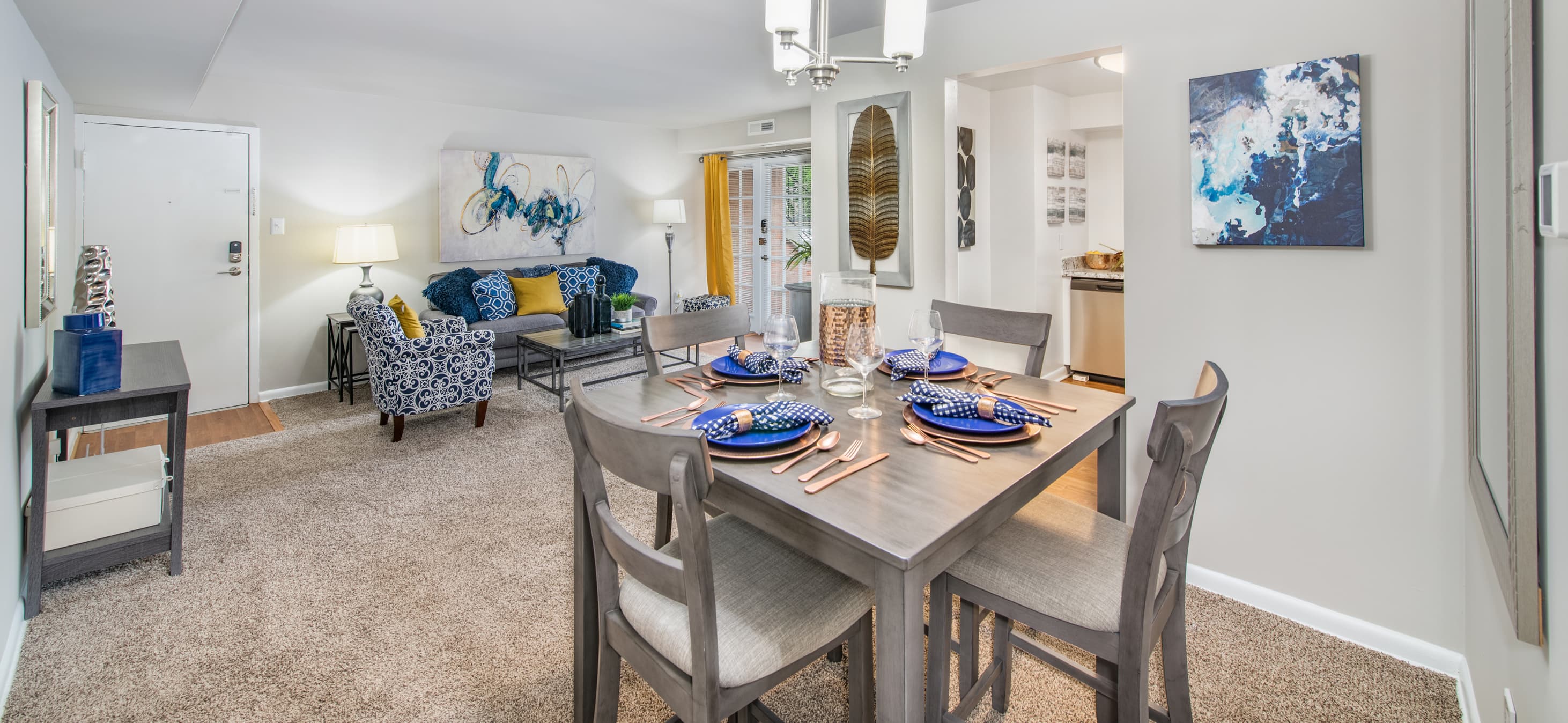 Dining room at MAA Greenbrier in Fredericksburg, VA