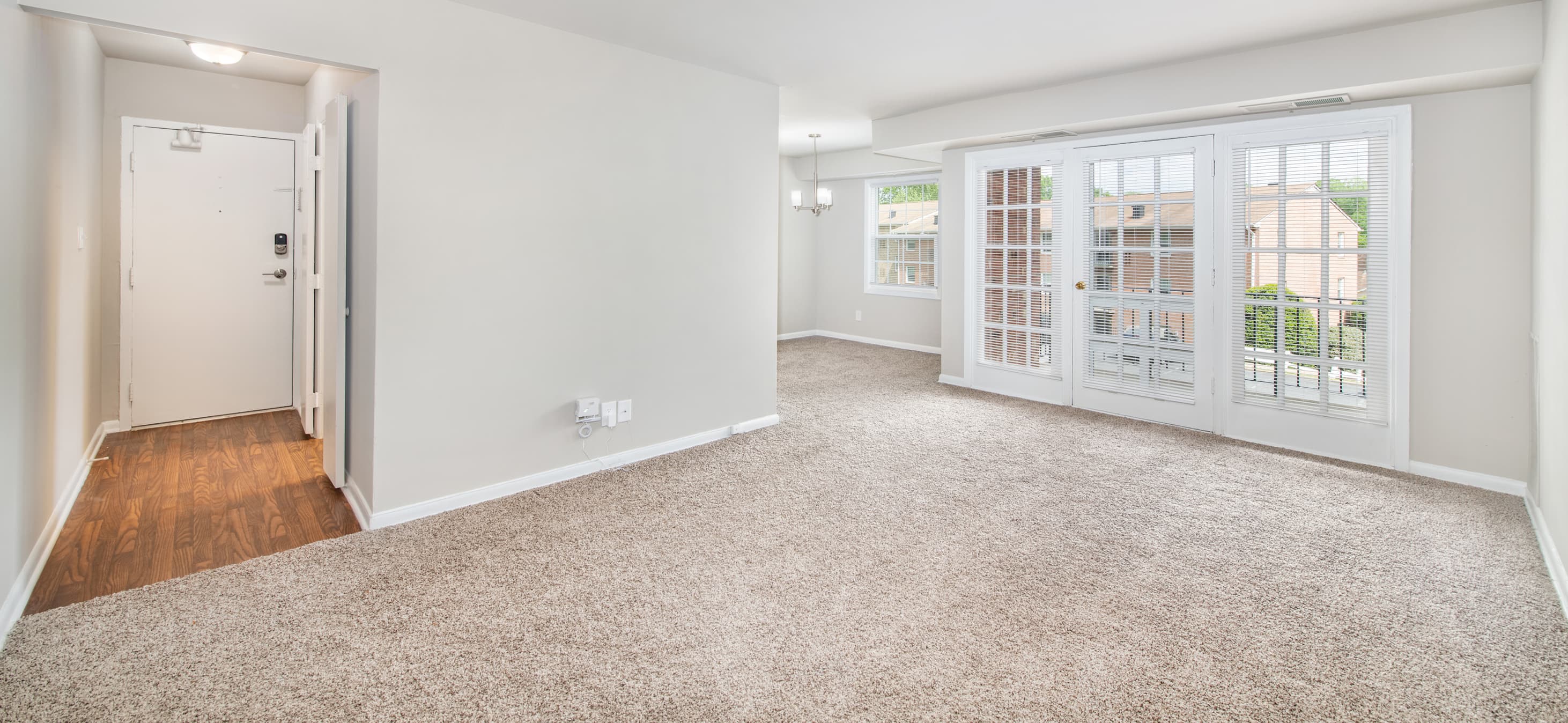 Unfurnished Living room at MAA Greenbrier in Fredericksburg, VA