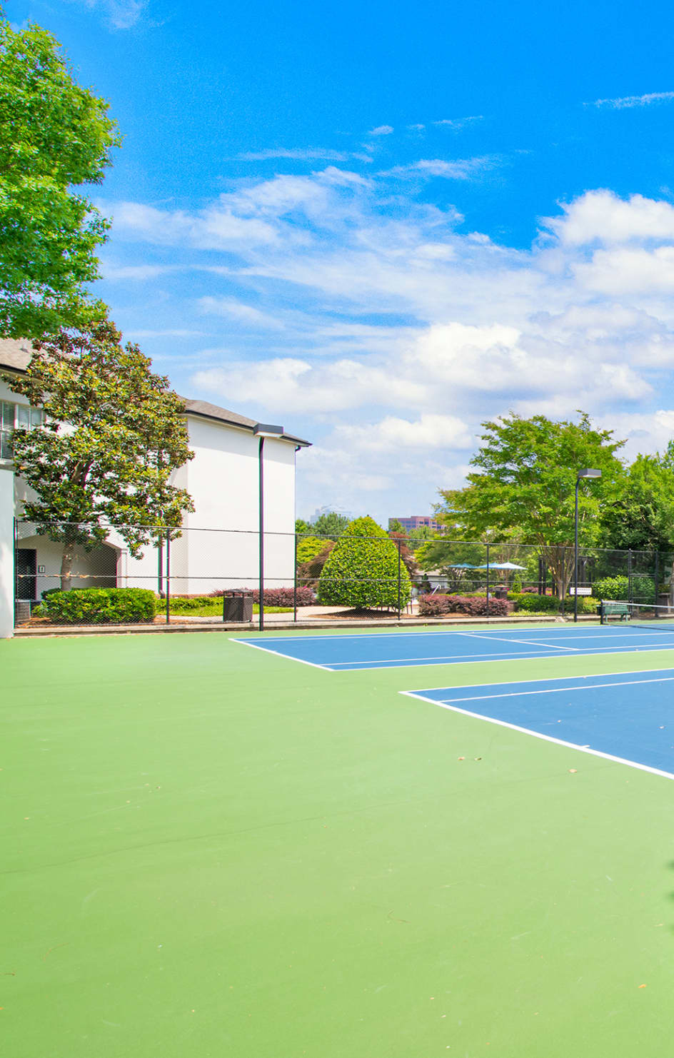 Tennis courts at MAA Spring luxury apartment homes in Smyrna, GA