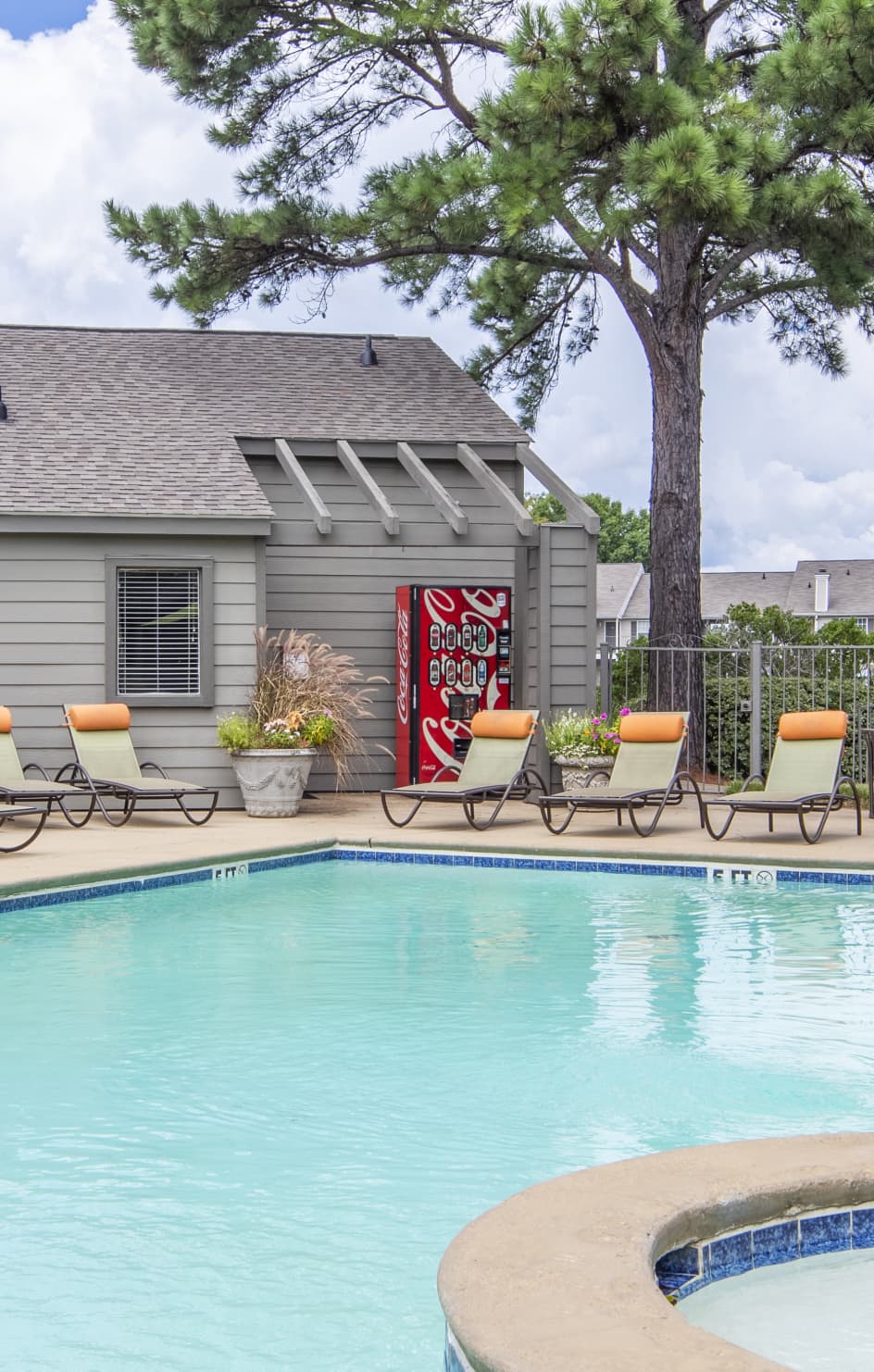 Pool Front at Reflection Pointe luxury apartment homes in Jackson, MS