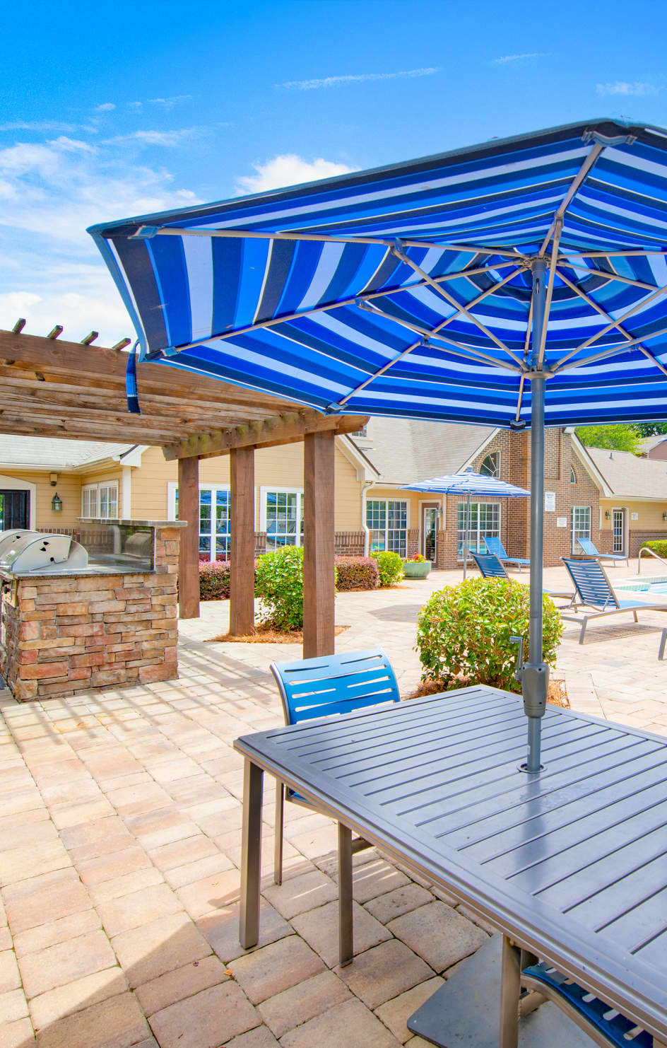 Picnic tables at MAA Fifty One luxury apartment homes in Charlotte, NC
