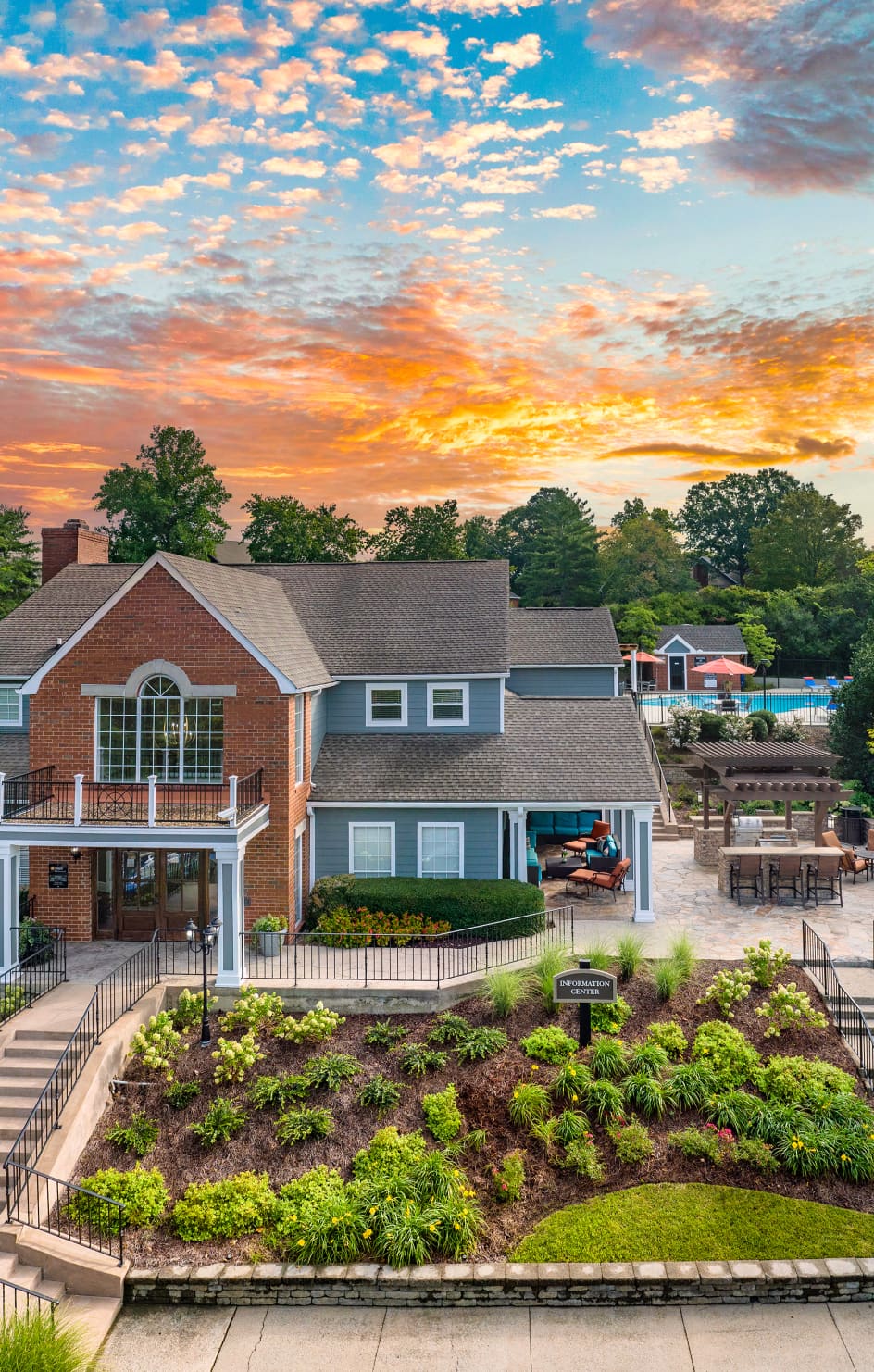 Leasing Exterior at MAA Brentwood in Nashville, TN