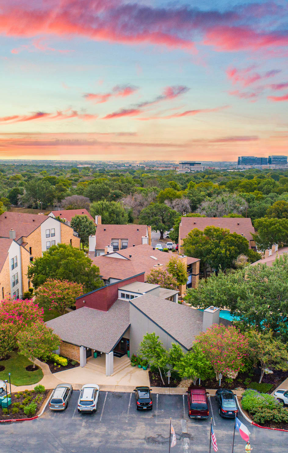 Leasing office at Balcones Woods luxury apartment homes in Austin, TX