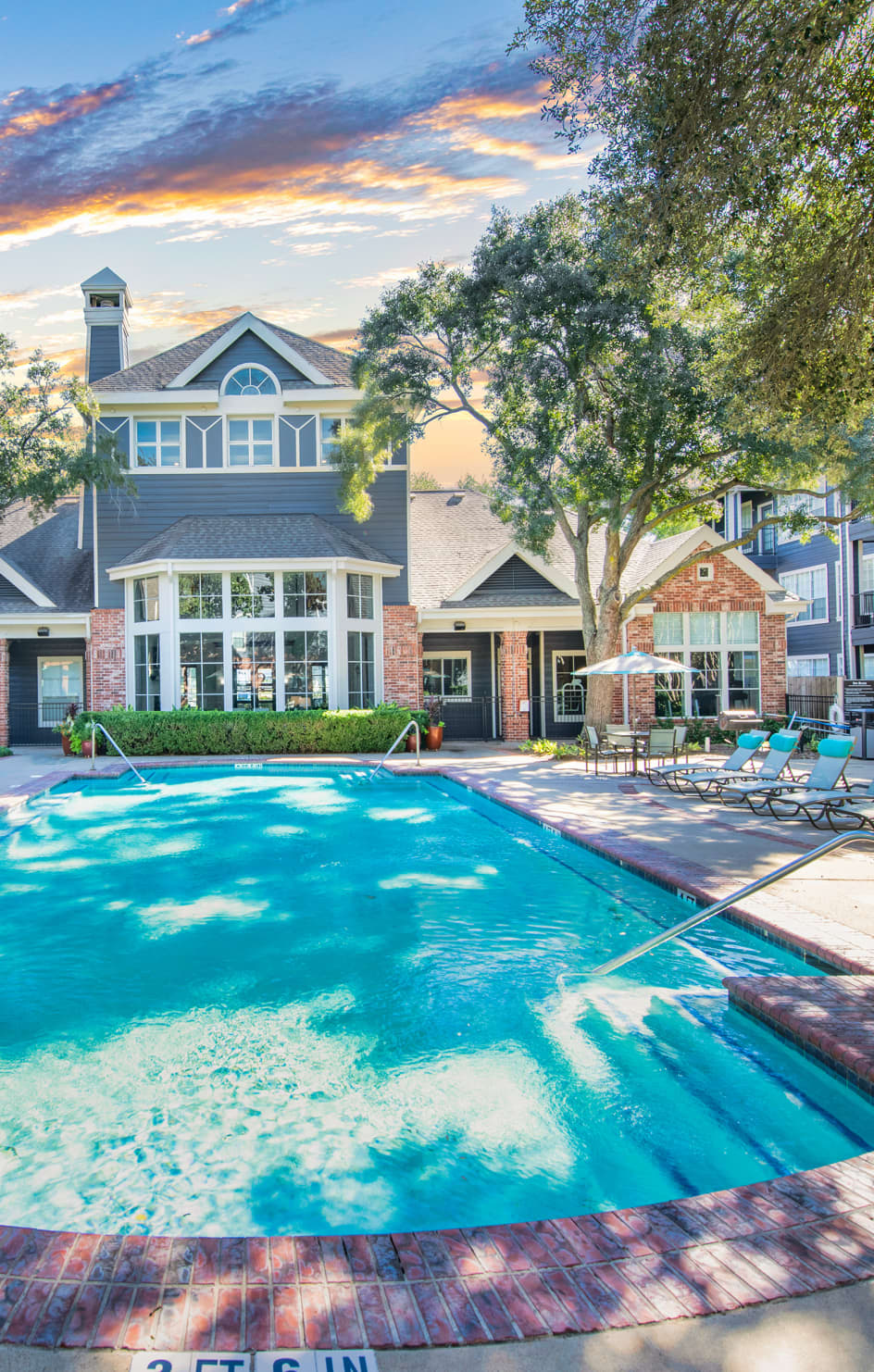 Pool View at MAA Kirkwood in Houston, TX
