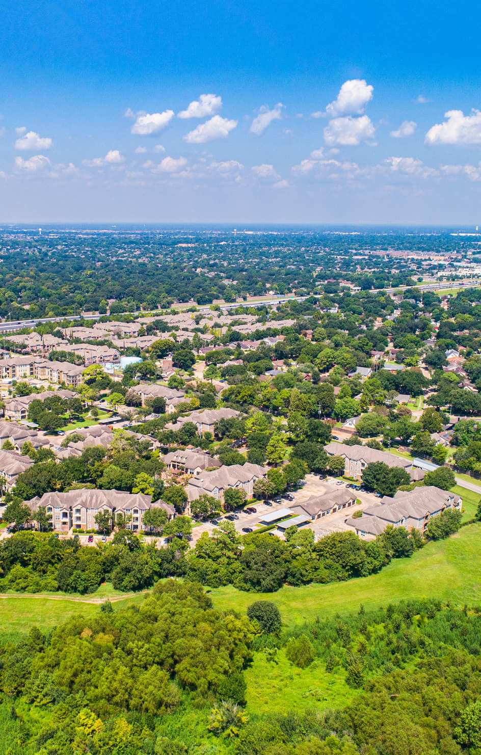 Grounds at MAA Woodwind luxury apartment homes in Houston, TX