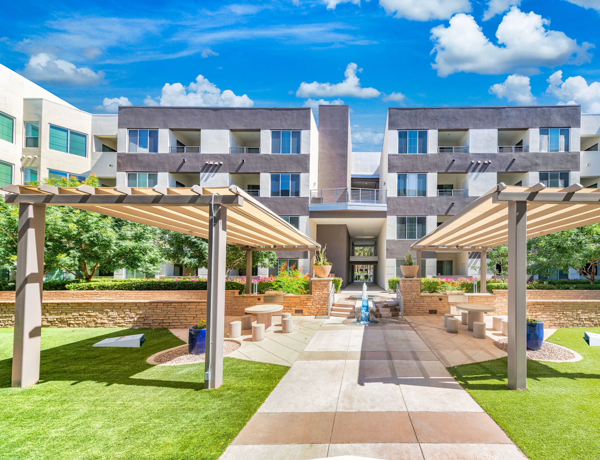 Courtyard at MAA SkySong luxury apartment homes in Scottsdale, AZ