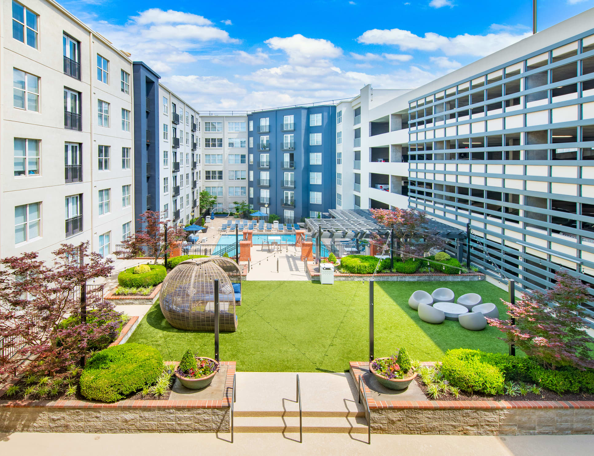 Pool & courtyard at MAA Buckhead luxury apartment homes in Atlanta, GA